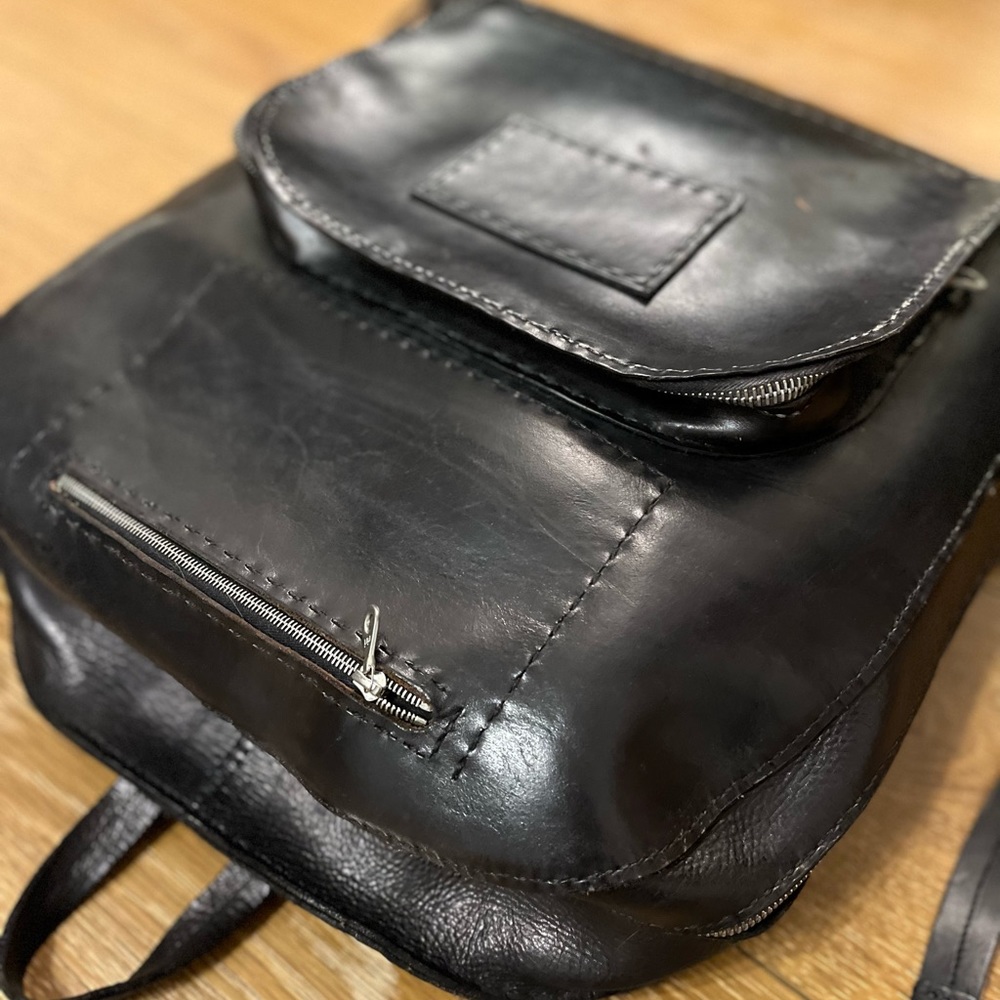 Handmade leather backpack - Picture 3 of 4